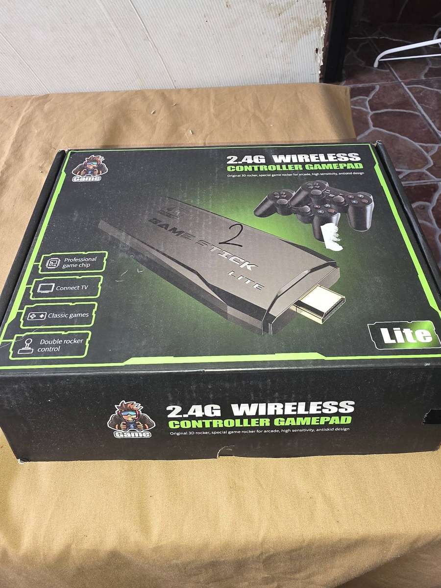 2.4G WIRELESS CONTROLLER GAMEPAD