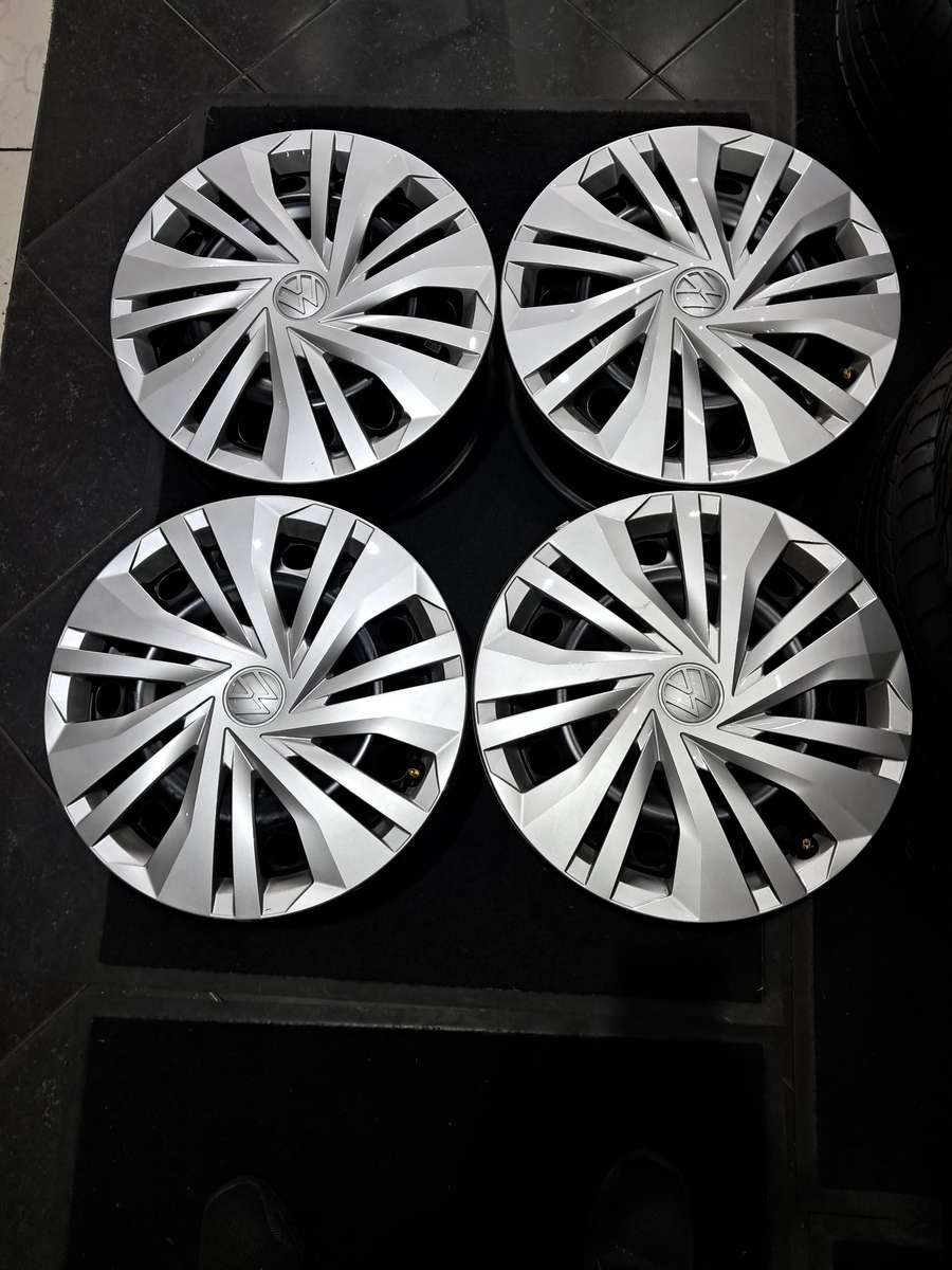 VW POLO WHEELCAP (set 0f 4) original vw part