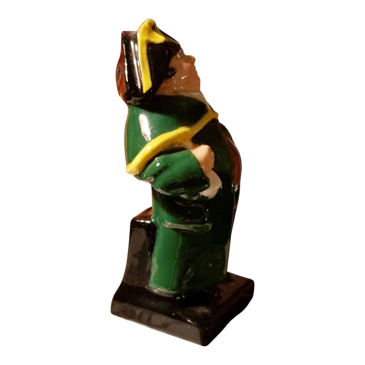 Royal Doulton Mr Bumble Figurine  Charles Dickens Series  Vintage HN2077 Figure