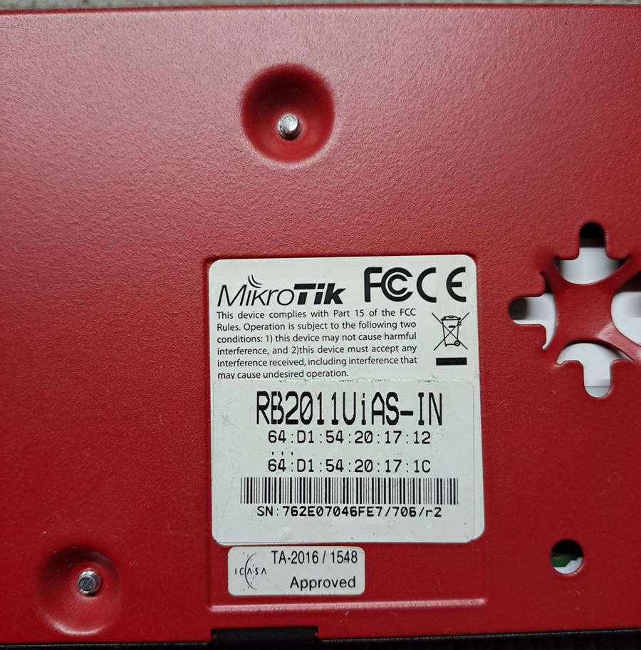 MikroTik RB2011UiAS-IN Router