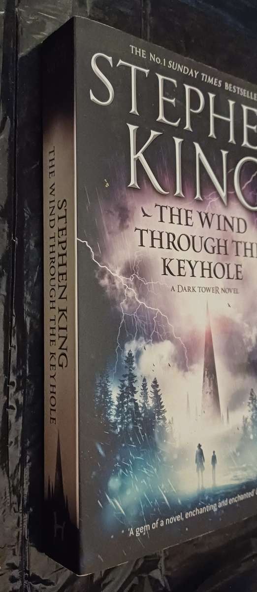 STEPHEN KING - THE DARK TOWER THE WIND THROUGH THE KEYHOLE