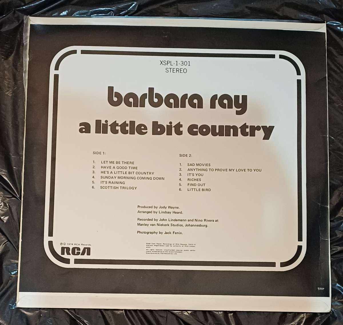 BARBARA RAY - A LITTLE BIT COUNTRY