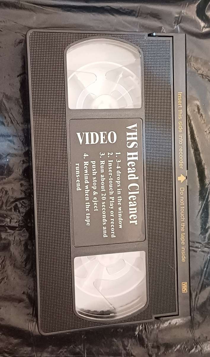 VHS VIDEO HEAD CLEANER