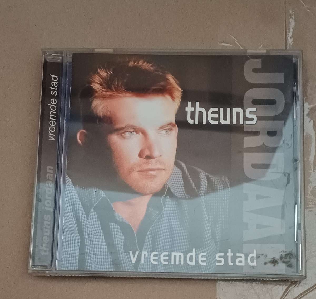 THEUNS JORDAAN - VREEMDE STAD