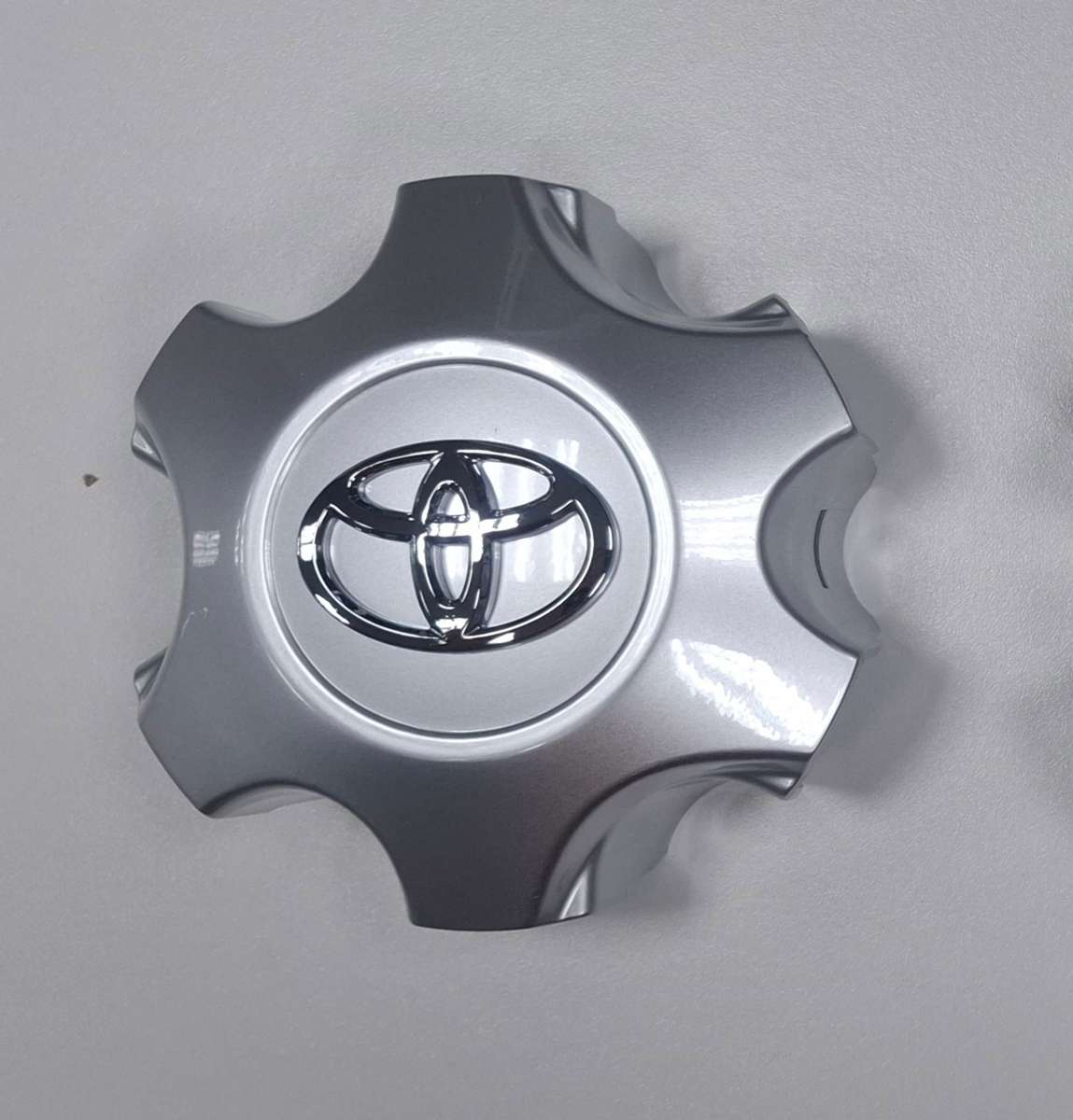 Toyota Fortuner/Hilux center caps