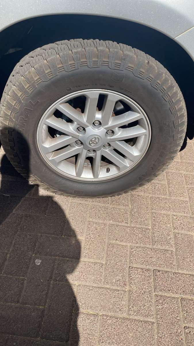 Toyota Fortuner/Hilux center caps