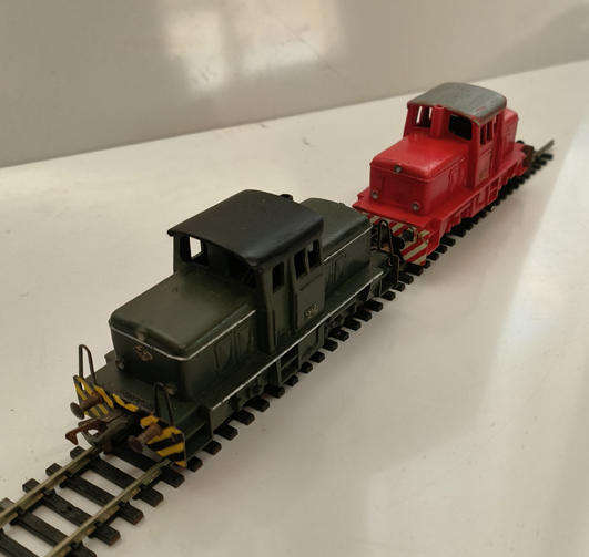 Vintage 2 x Fleischmann 0-4-0 Diesel Loco "Pigeon Pair" (Lot 418)