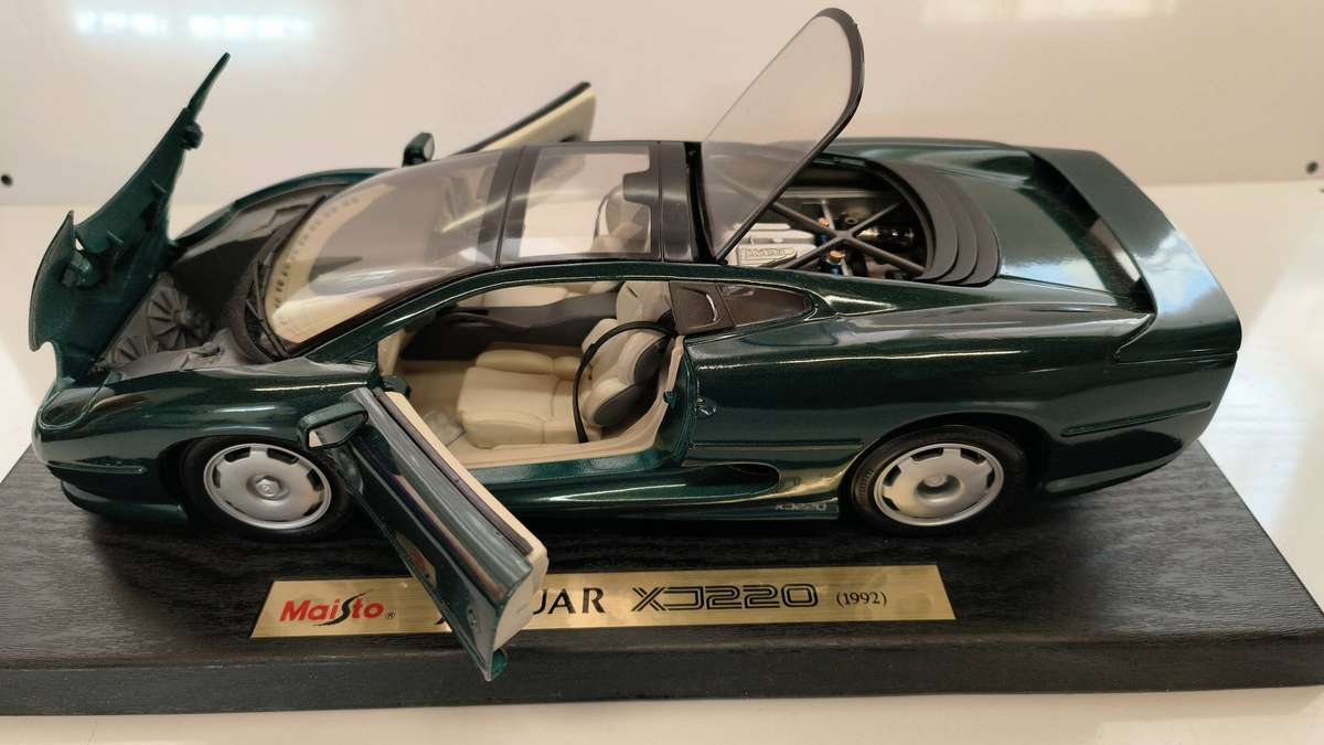 Maisto Jaguar XJ220 (Lot 611)