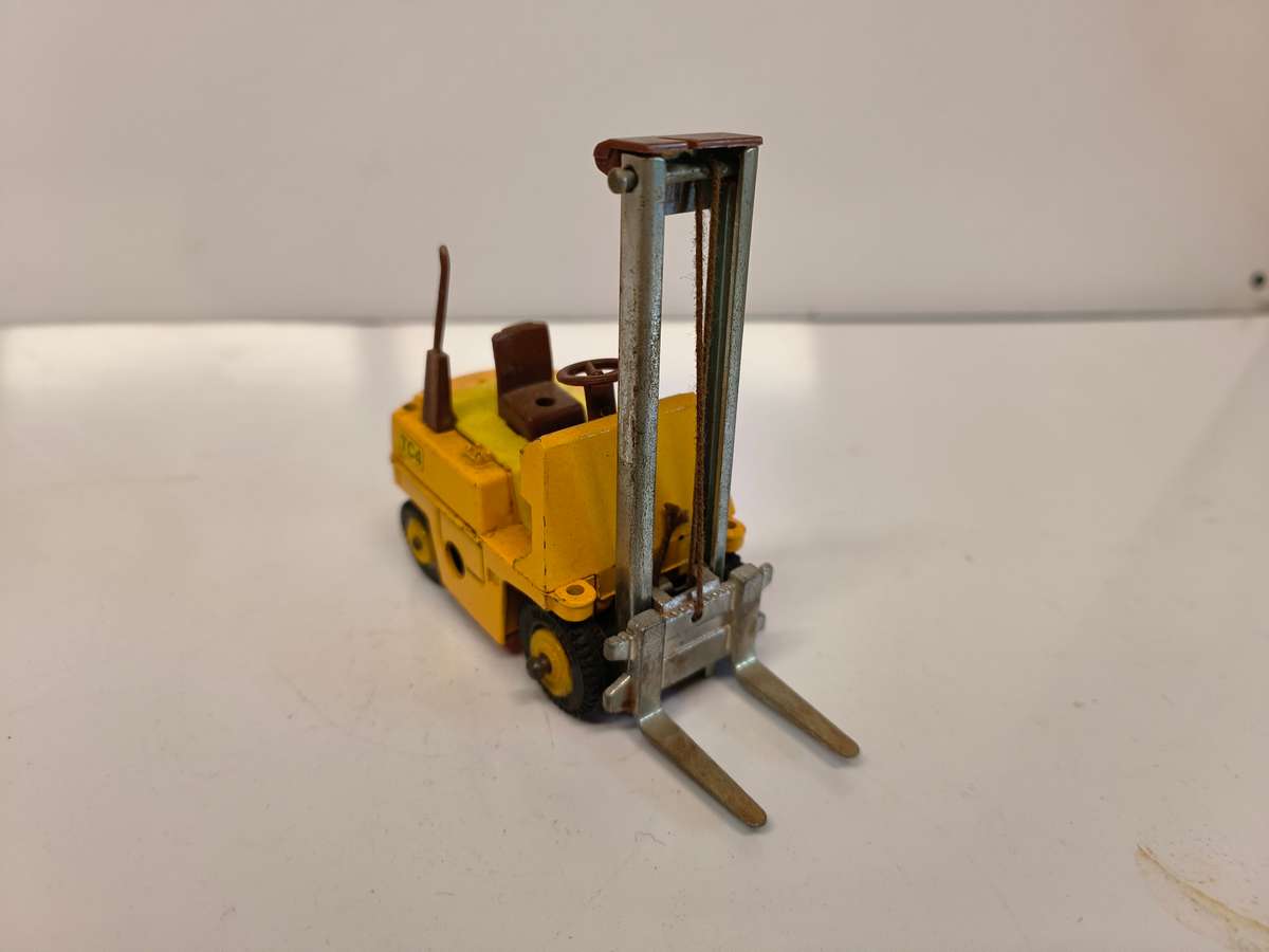 Dinky Toys - #404 - Conveyancer (Fork Lift)  (Lot 123)