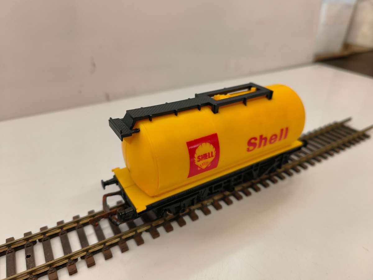 Hornby Tank Wagon "Shell" - MiB (Lot 333)