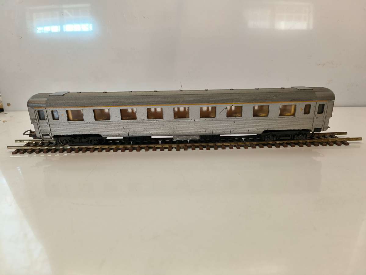 Lima "SNCF" French Corridor Coach (Lot 335)