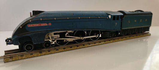Vintage Hornby Dublo - A4  "Sir Nigel Gresley" Loco -4-6-2 (Lot 411)