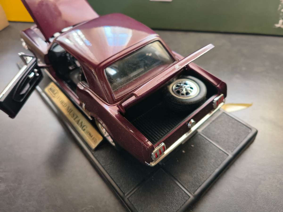 Ford Mustang (1964) 1:18