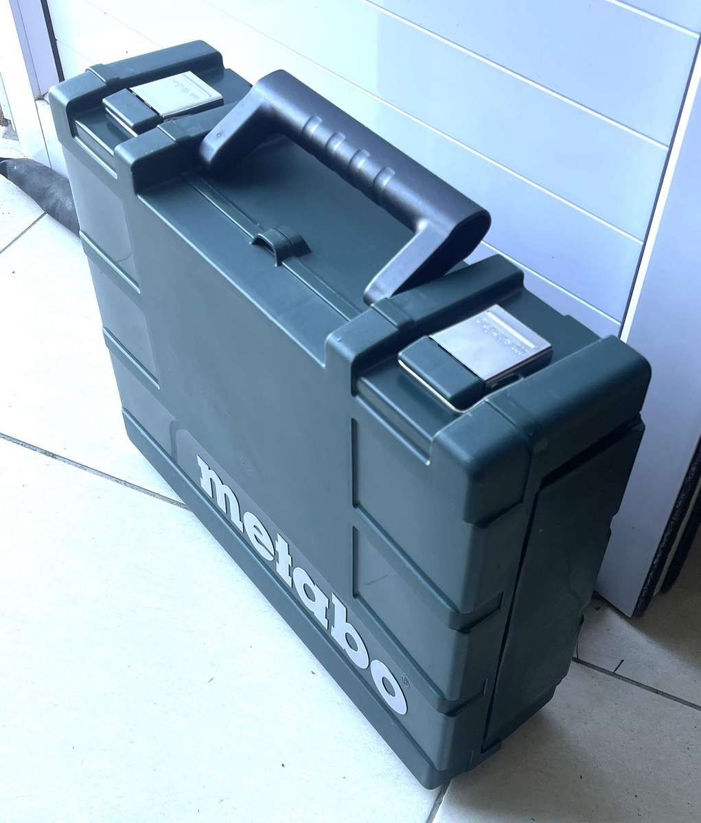 Metabo SB 18 LTX Impulse Cordless Hammer Drill, with batteries case and charger, never used.