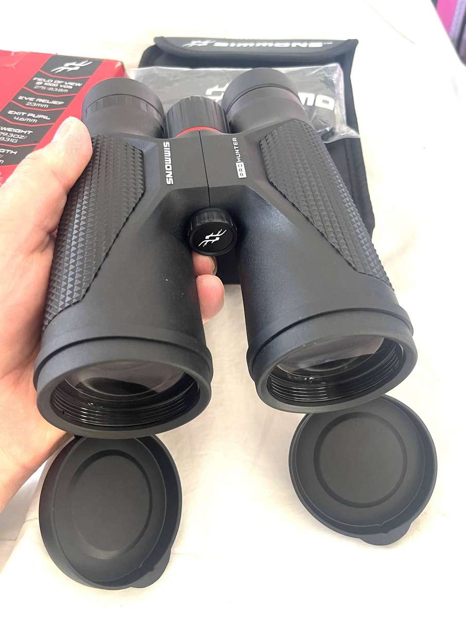 Simmons Pro Hunter 10x50 Binoculars, new in the box.