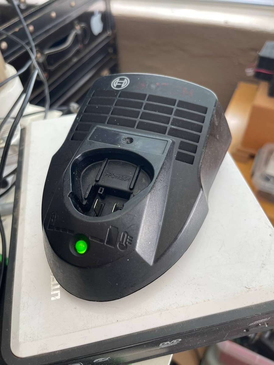 Bosch 12-Volt Lithium-Ion Battery Charger.