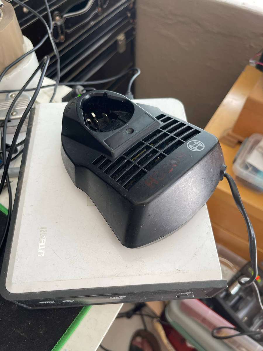 Bosch 12-Volt Lithium-Ion Battery Charger.