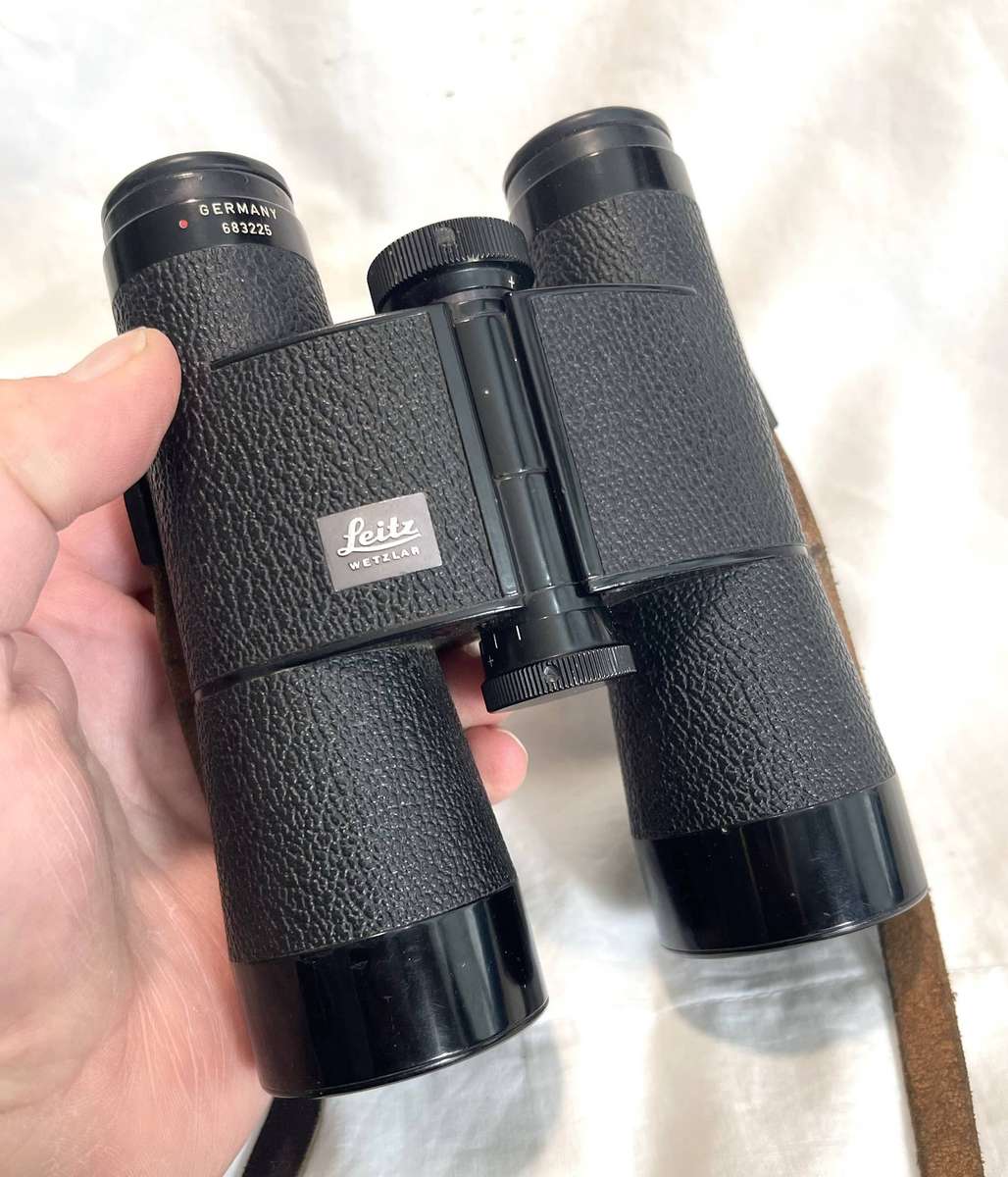 Leitz Wetzlar / Leica Trinovid 10x40 Germany Binoculars.
