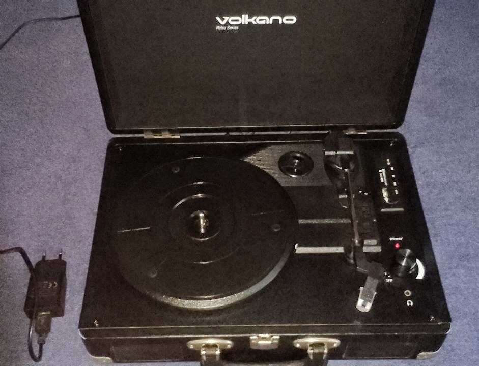 Volkano record turntable + 2 new stylus