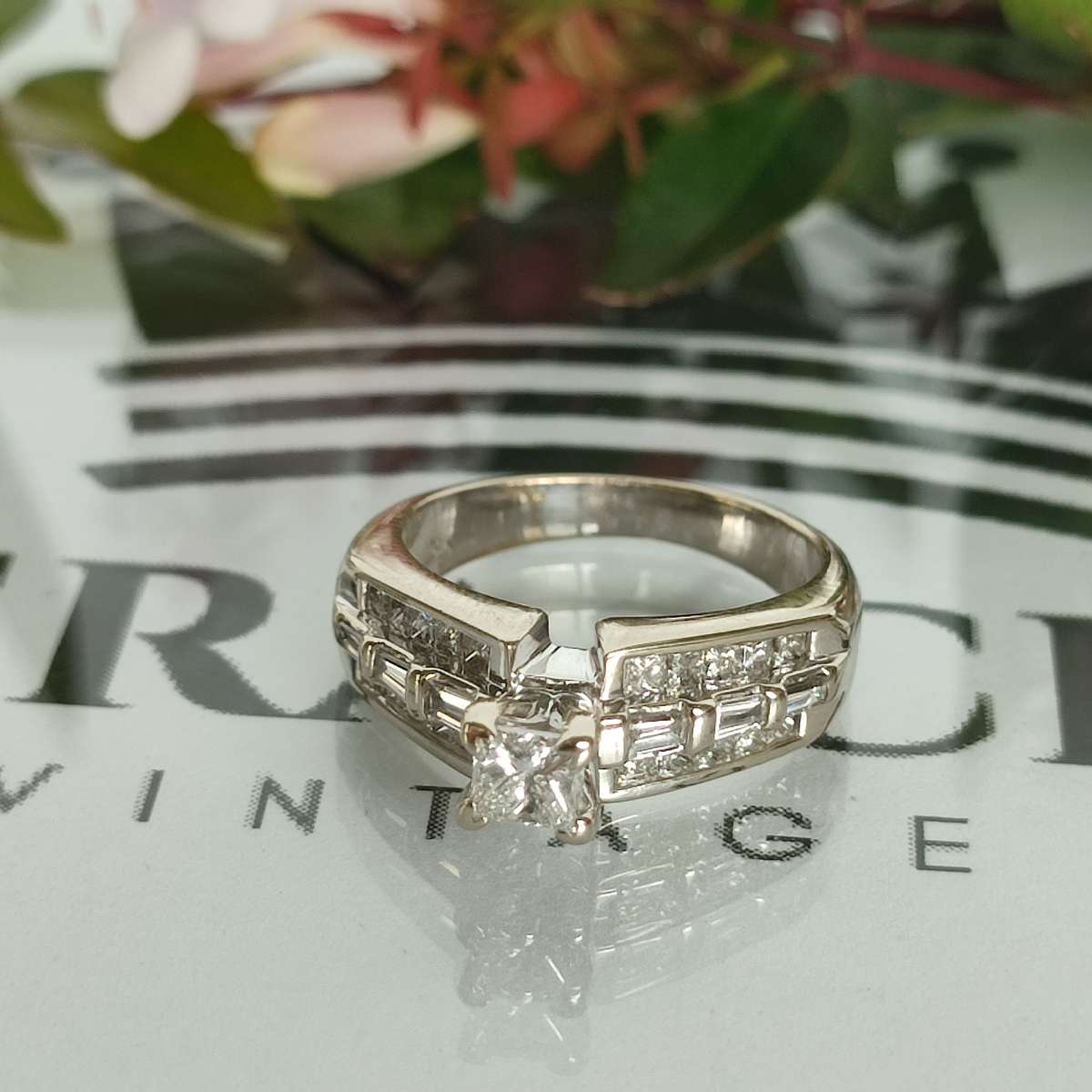 Brown & Newirth 14ct Gold & Diamonds Ring!! #cc028