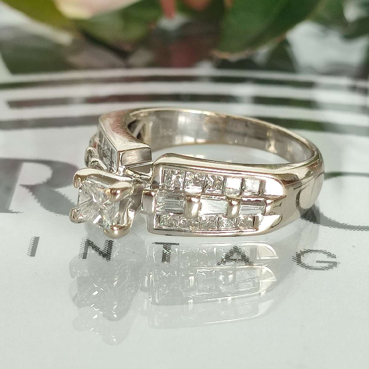 Brown & Newirth 14ct Gold & Diamonds Ring!! #cc028