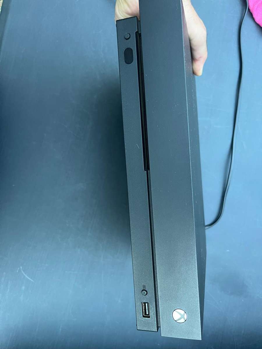 xbox one x disc edition