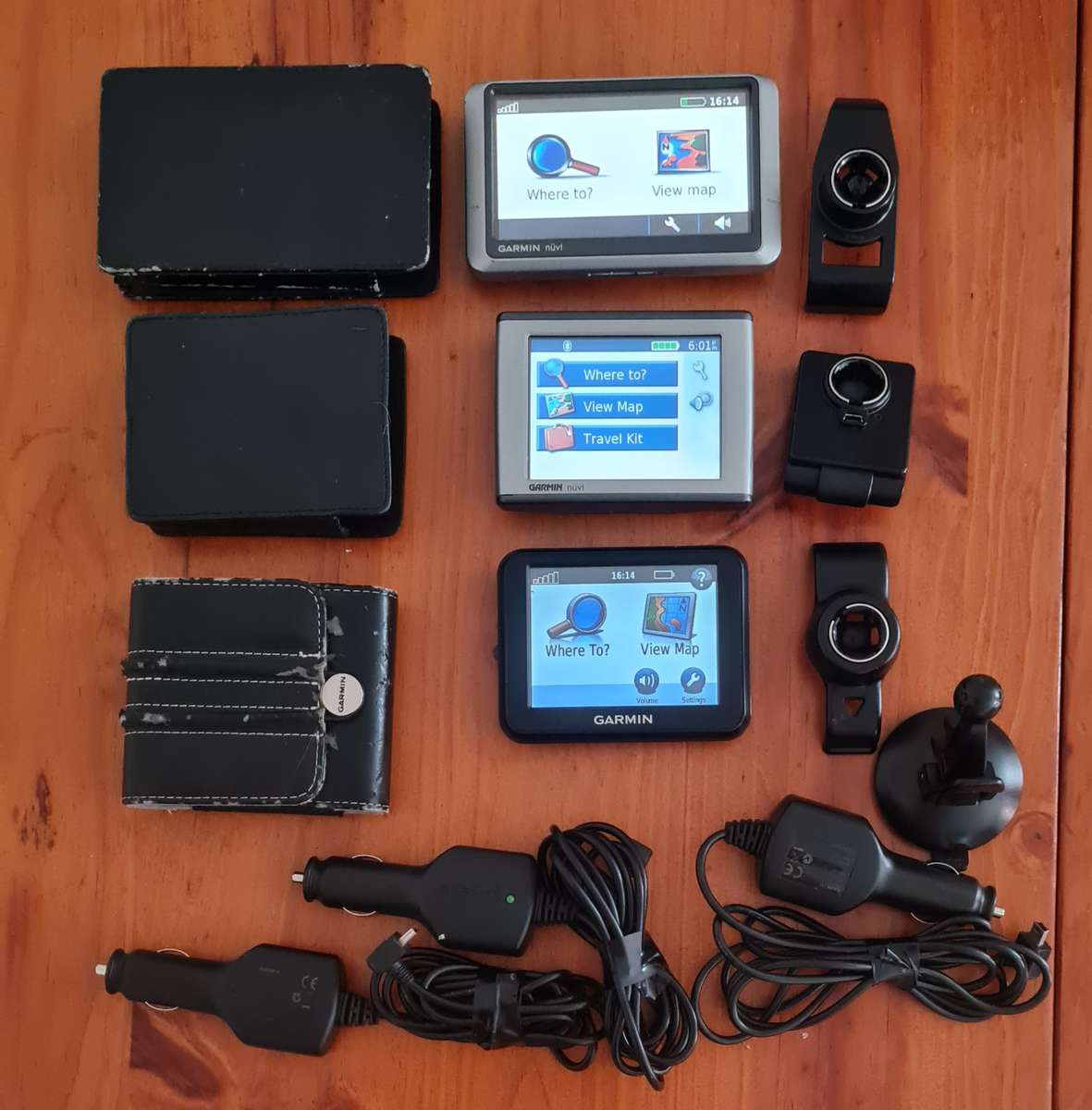 3 x Garmin gps as per description