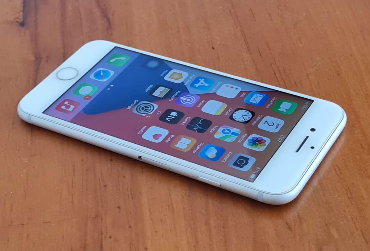 iPhone 7 - Black - 128GB - Unlocked