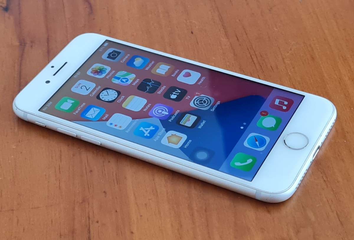 iPhone 7 - Black - 128GB - Unlocked