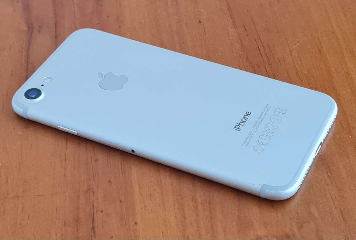 iPhone 7 - Black - 128GB - Unlocked