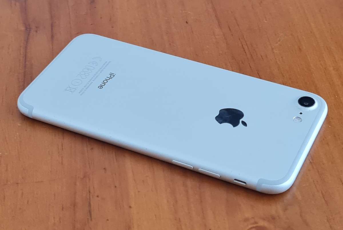 iPhone 7 - Black - 128GB - Unlocked