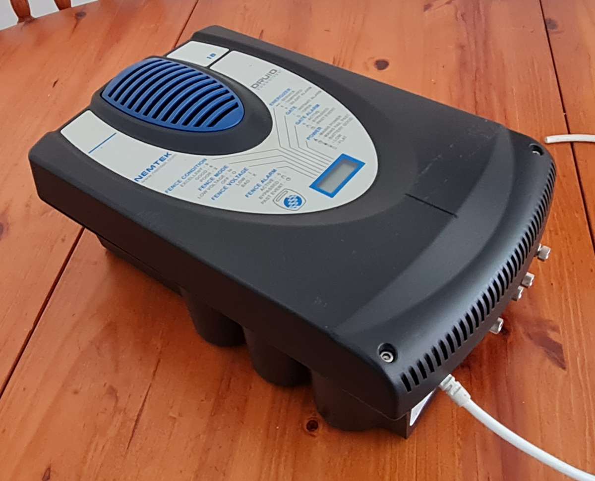 FAULTY Druid 18 electric fence energizer