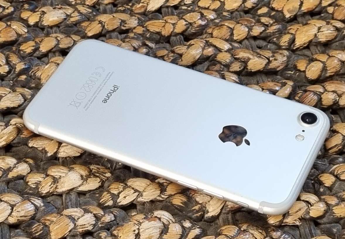 Iphone 7 READ DESCRIPTION