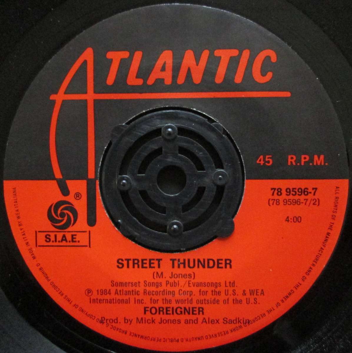 FOREIGNER - I WANT TO KNOW WHAT LOVE IS / STREET THUNDER (7 SINGLE/VINYL)