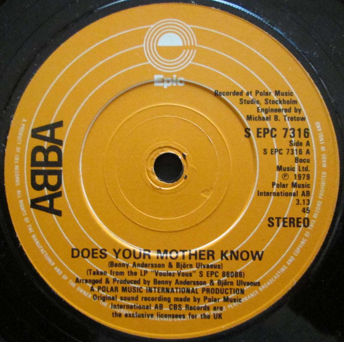 ABBA - DOES YOUR MOTHER KNOW / KISSES OF FIRE    (7 SINGLE/VINYL)