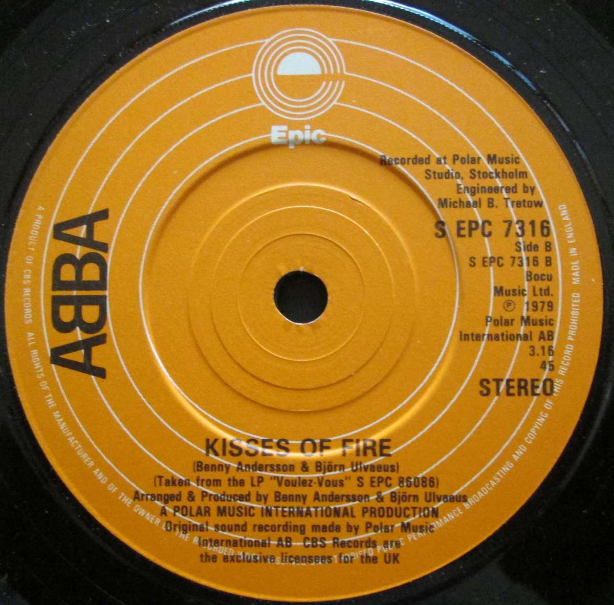 ABBA - DOES YOUR MOTHER KNOW / KISSES OF FIRE    (7 SINGLE/VINYL)