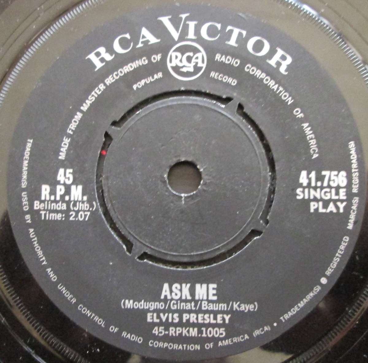 ELVIS PRESLEY - AINT THAT LOVING YOU BABY / ASK ME  (7 SINGLE/VINYL)