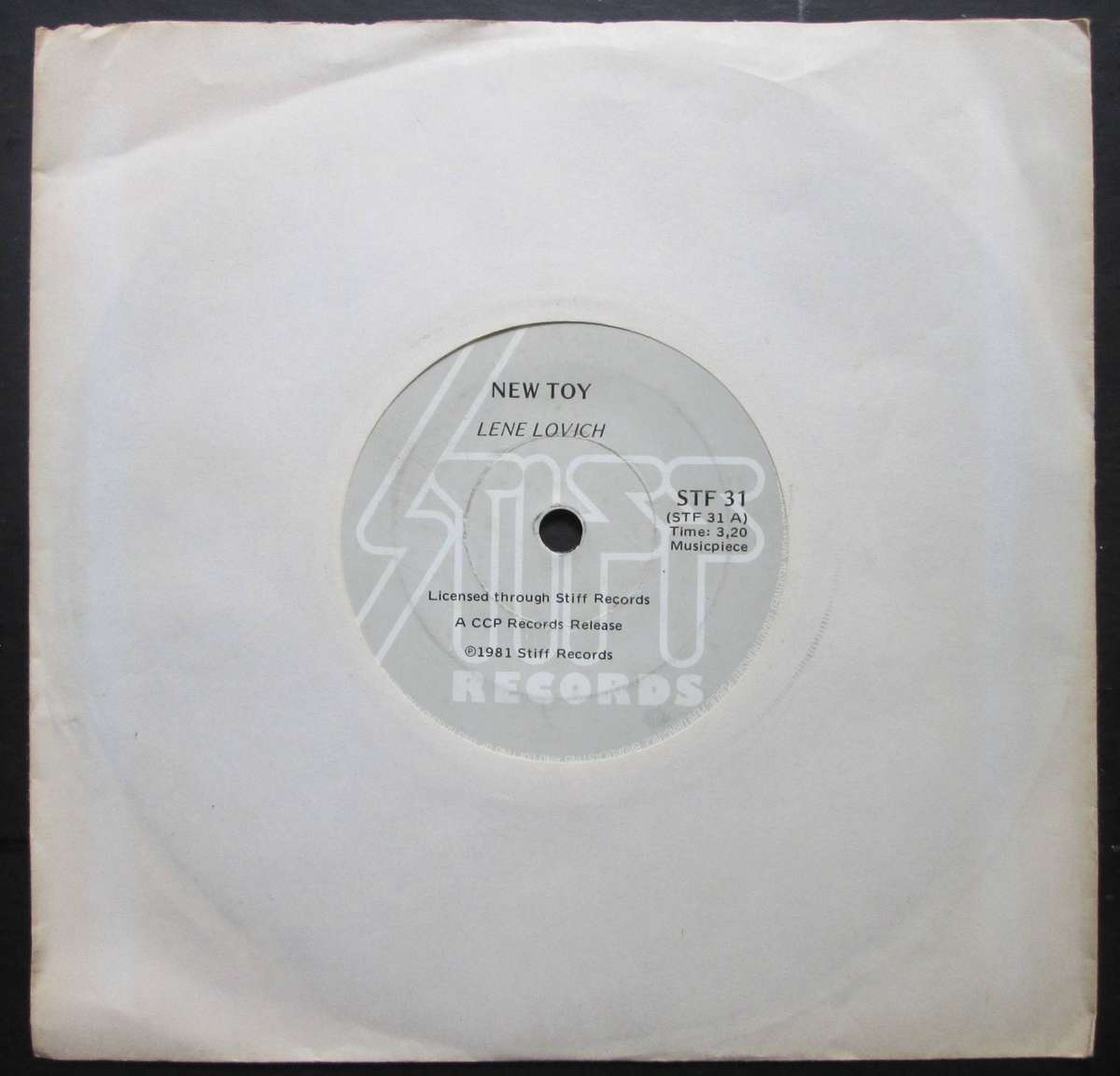 LENE LOVICH  -  NEW TOY / CATS AWAY    (7 SINGLE/VINYL)