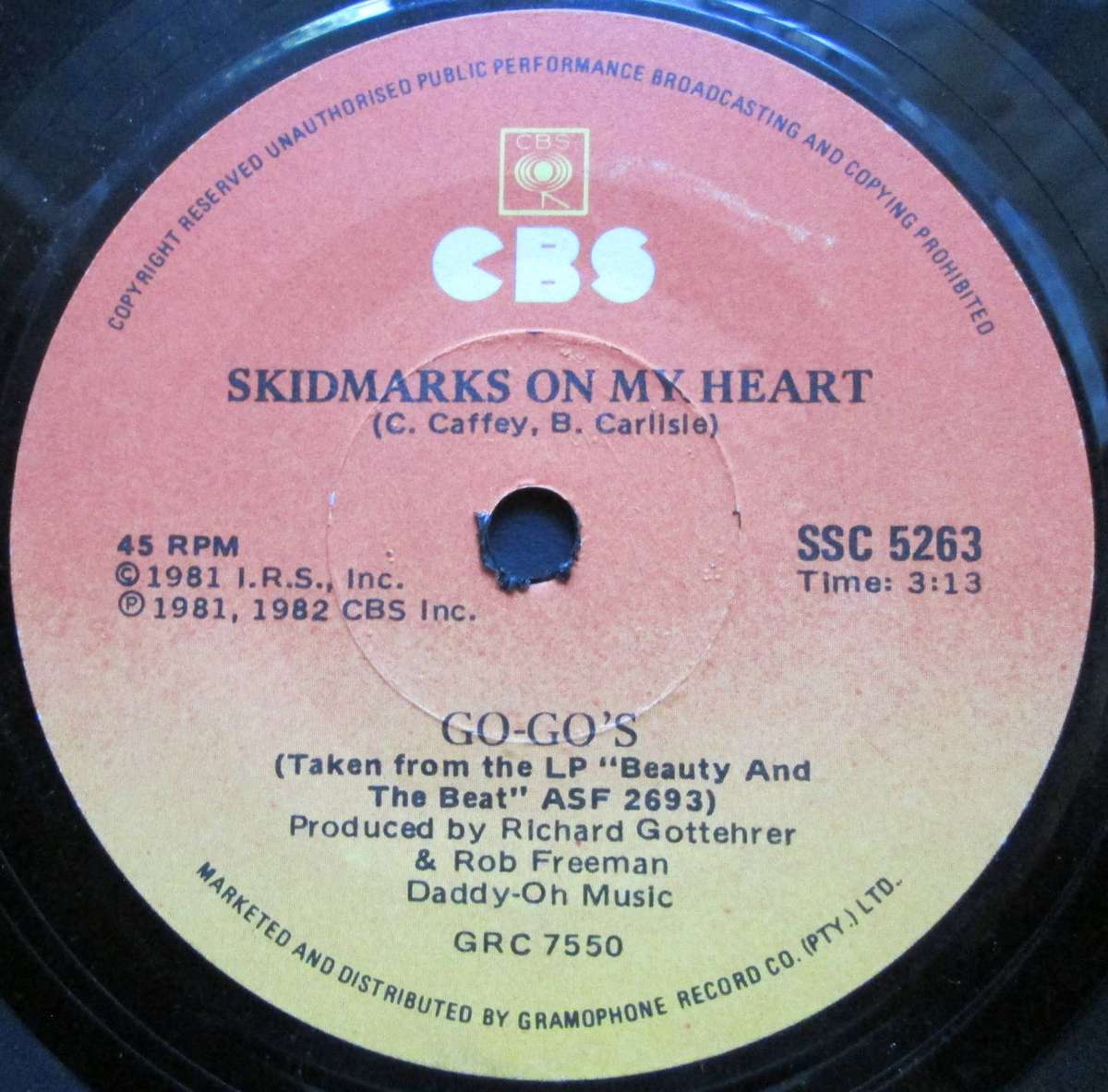 GO-GOS - OUR LIPS ARE SEALED / SKIDMARKS ON MY HEART    (7 SINGLE/VINYL)