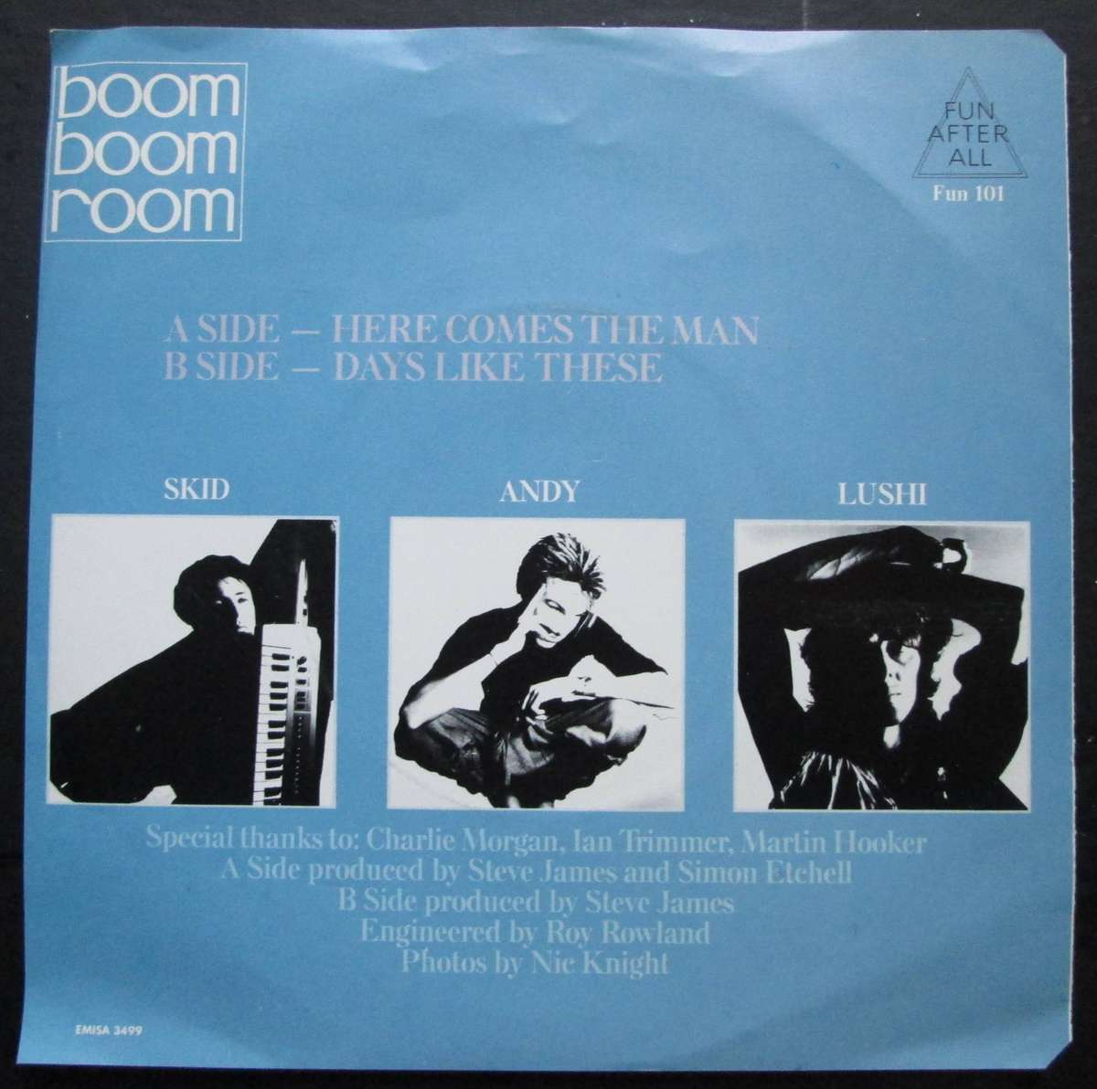 BOOM BOOM ROOM - HERE COMES THE MAN / DAYS LIKE THESE (7 SINGLE/VINYL)