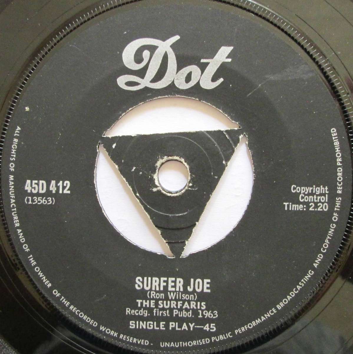 THE SURFARIS - SURFER JOE / WIPE OUT  (7 INCH SINGLE/VINYL)