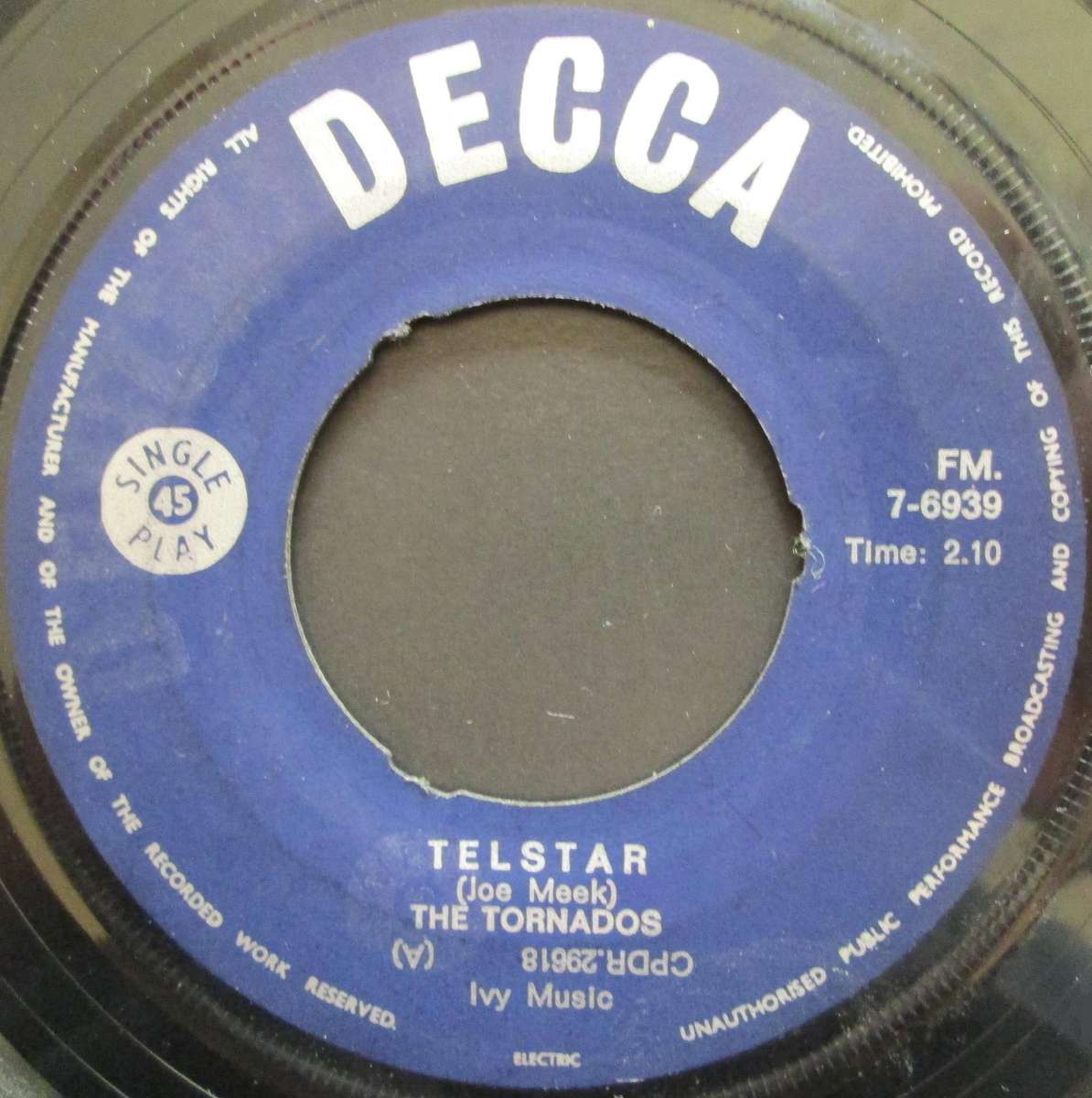THE TORNADOS - TELSTAR / JUNGLE FEVER    (7 SINGLE/VINYL)