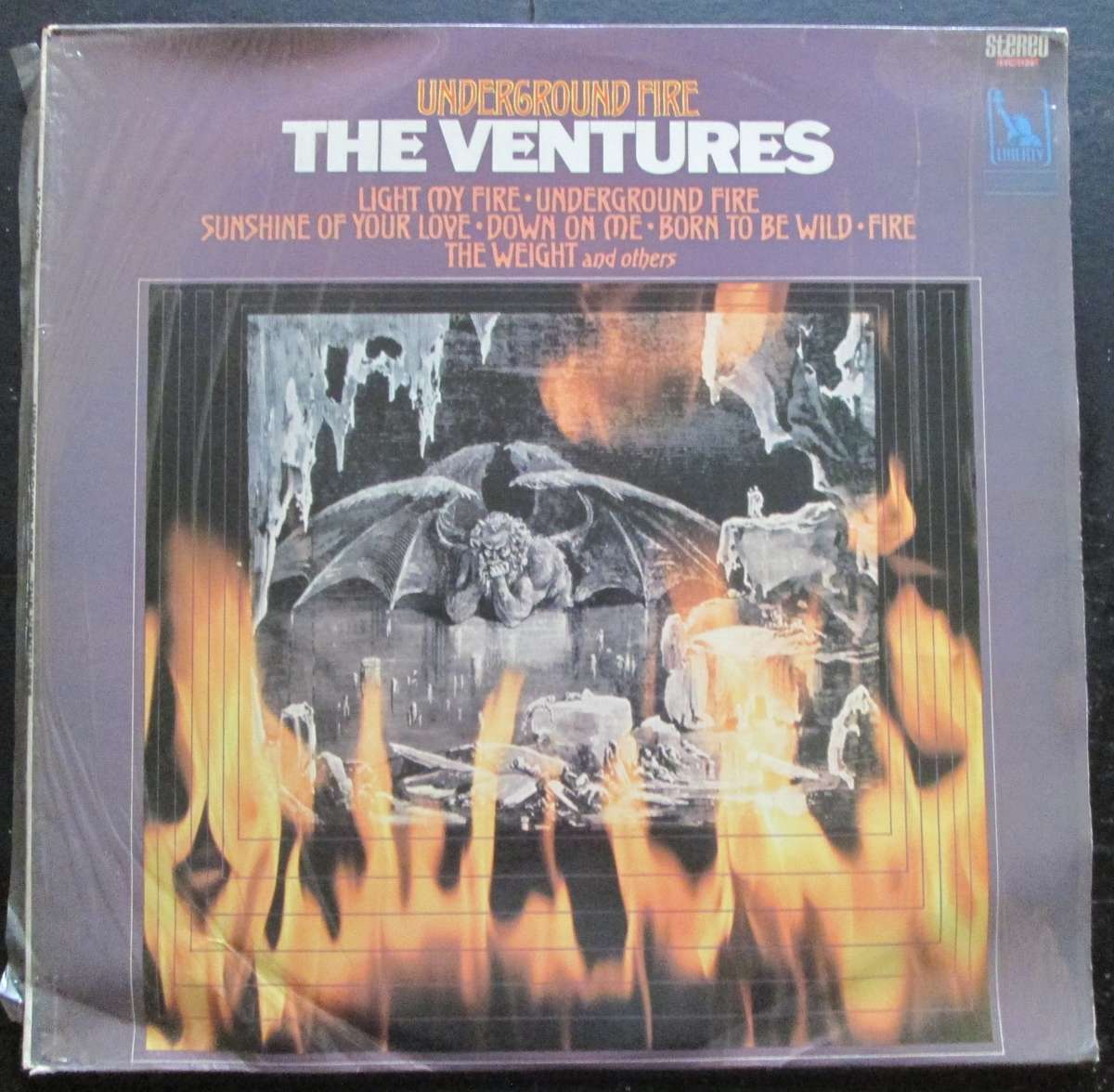 THE VENTURES - UNDERGROUND FIRE   (LP/VINYL)