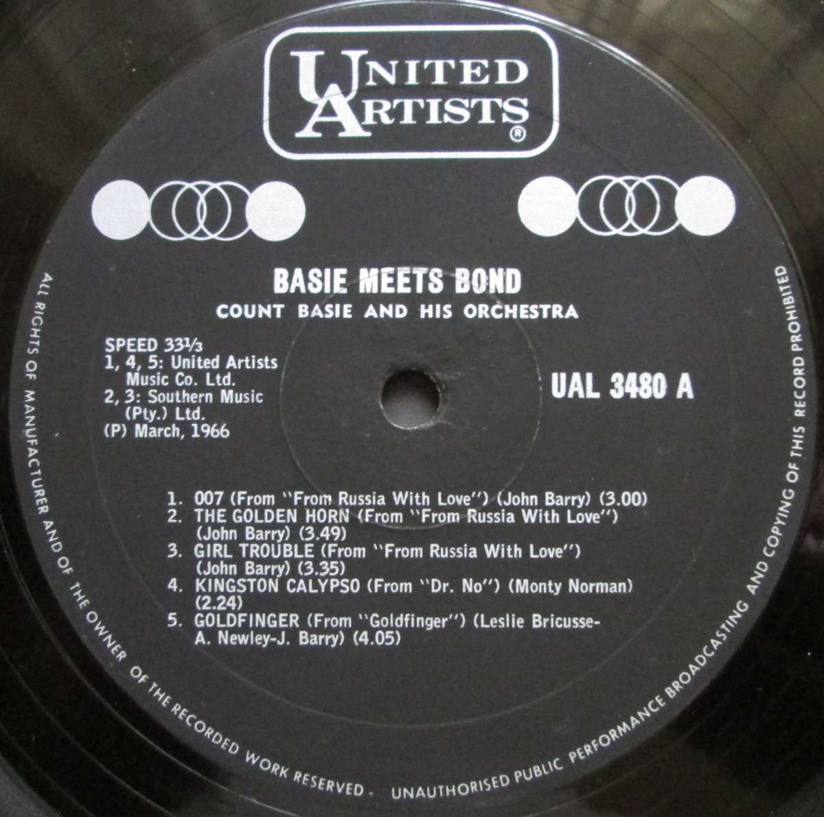 COUNT BASIE AND HIS ORCHESTRA - BASIE MEETS BOND  (LP/VINYL)