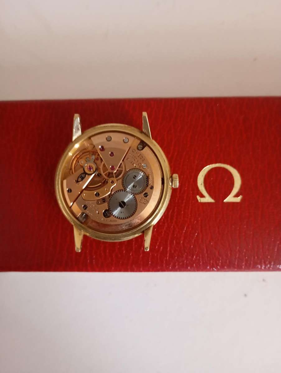 Vintage Omega Genève 14k Solid Yellow Gold 131.041