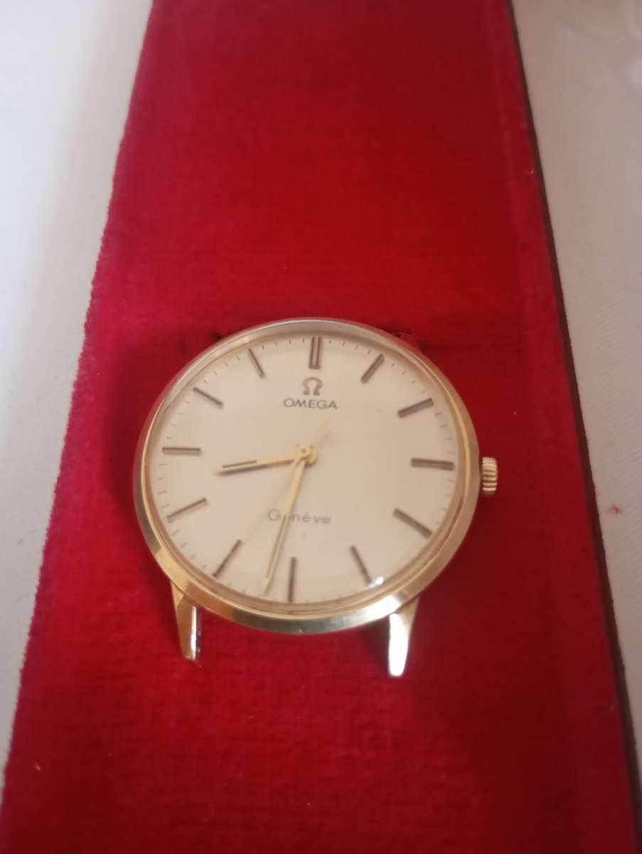 Vintage Omega Genève 14k Solid Yellow Gold 131.041