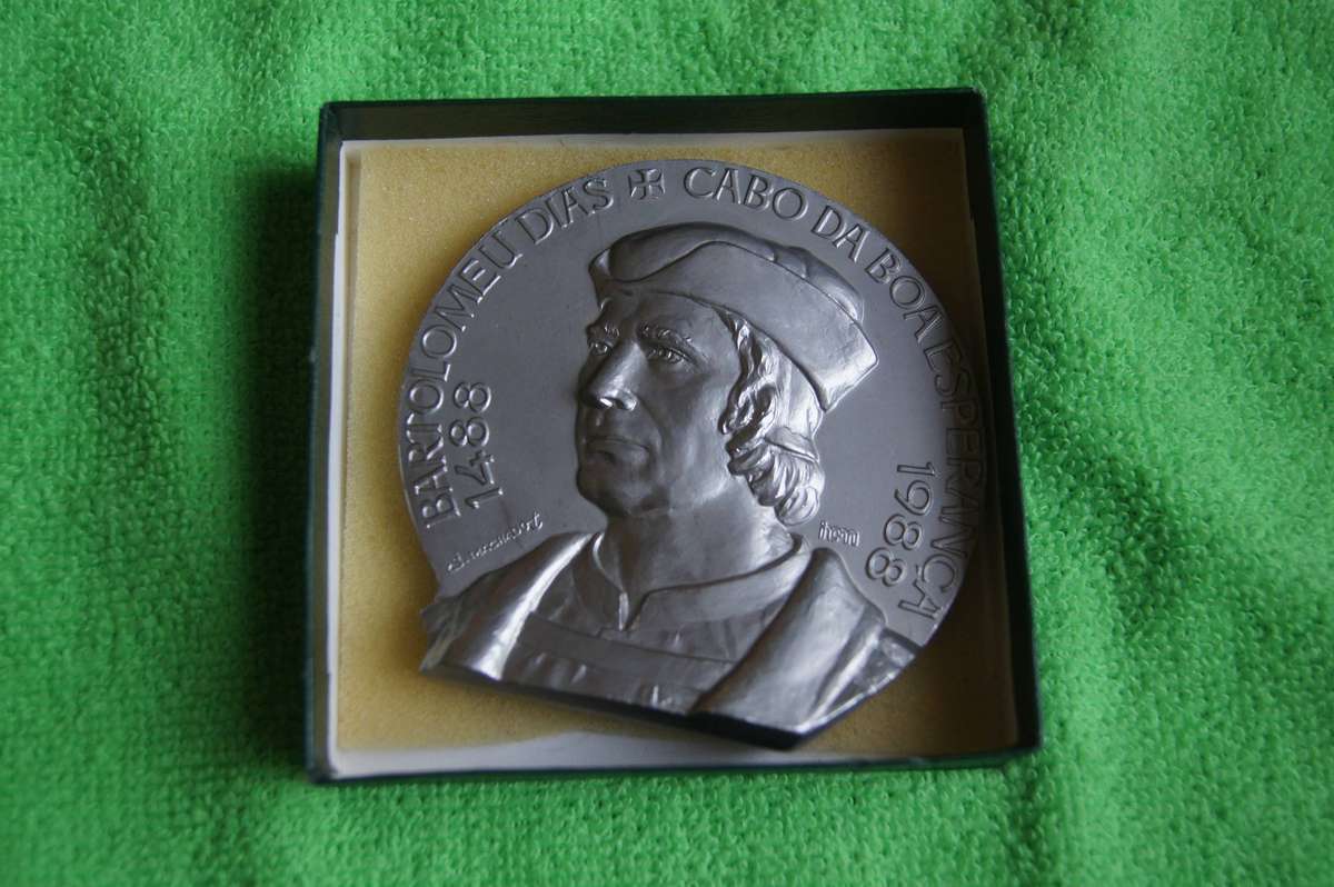 White Bronze Limited Edition Statuette Medallion - Bartolomeu Dias (1488/1988)