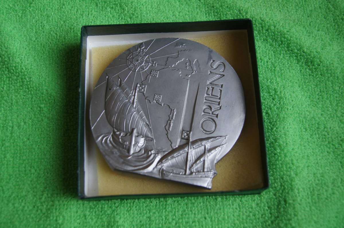 White Bronze Limited Edition Statuette Medallion - Bartolomeu Dias (1488/1988)