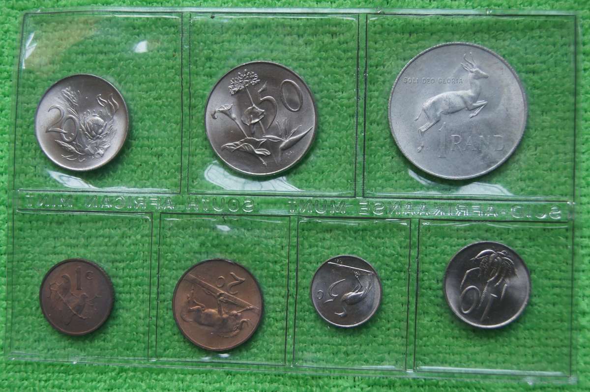 Two 1967 Mint Packs - English and Afrikaans (incl Silver Rand) - Lot 1