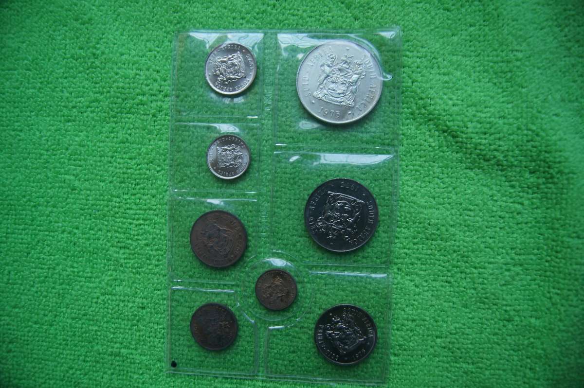 1975 Uncirculated Mint Pack (Incl Silver Rand)